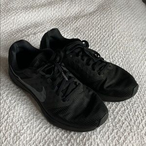 Nike Downshifter Black running shoes